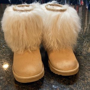Girls camel colored fur UGGs